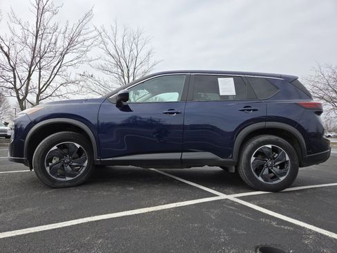 Used 2024 Nissan Rogue SV image 14