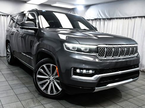 Used 2022 Jeep Grand Wagoneer Series II w/ Convenience Group III AWD/4WD image 3
