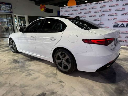 Used 2017 Alfa Romeo Giulia RWD image 9