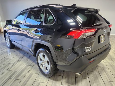 Used 2021 Toyota RAV4 XLE image 3