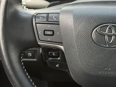 Used 2025 Toyota Camry SE FWD image 14