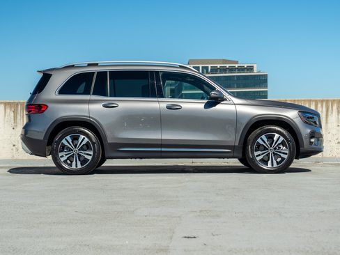 Used 2026 Mercedes-Benz GLB 250 4MATIC image 6