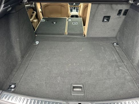 Certified 2024 Porsche Macan AWD image 15