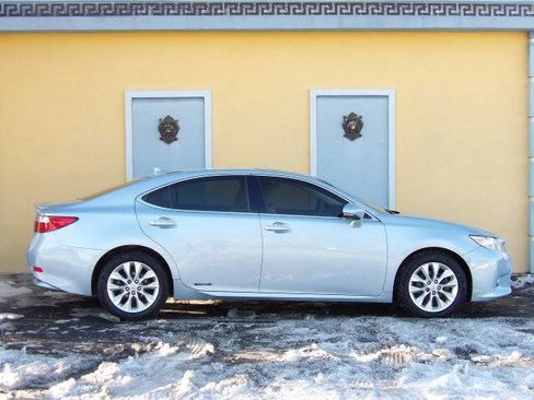 Used 2013 Lexus ES 300h image 10