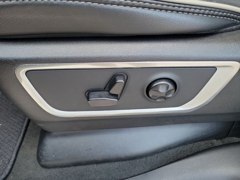 Used 2019 RAM 1500 Laramie AWD/4WD image 22