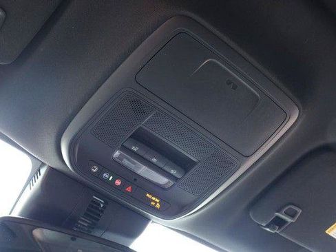 Used 2025 GMC Acadia AT4 AWD/4WD image 19