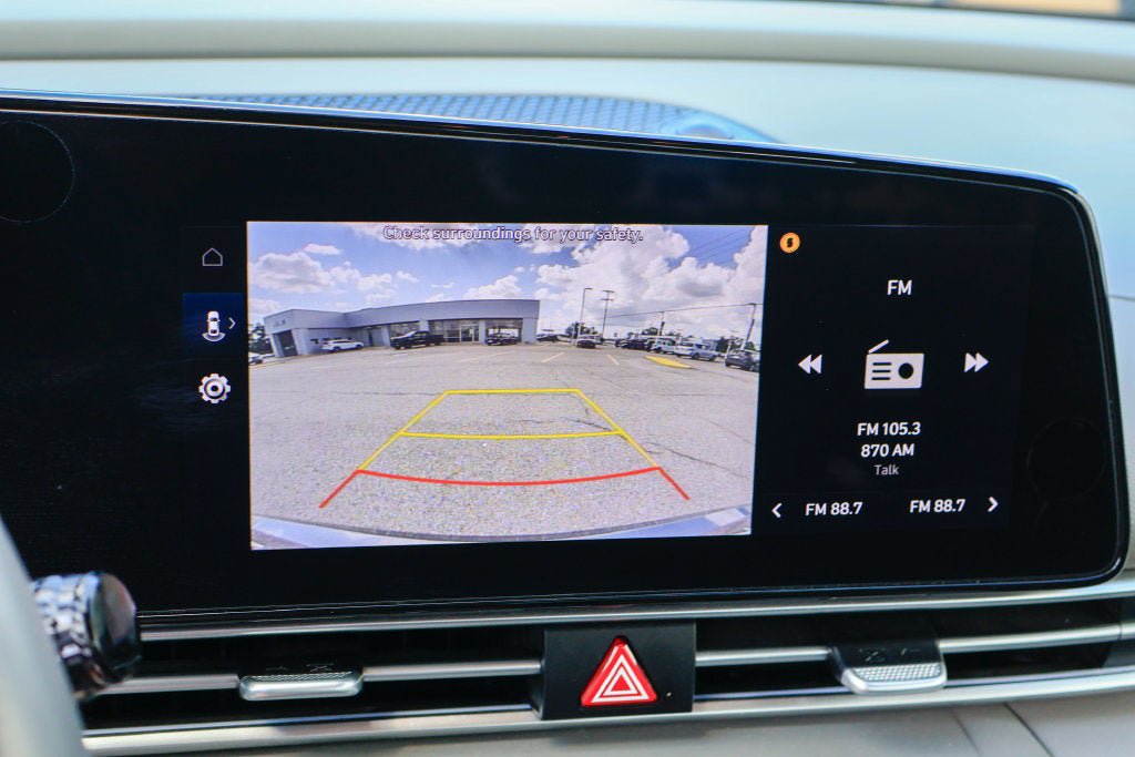 Used 2025 Hyundai Elantra SEL FWD image 4