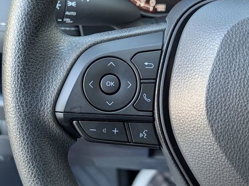 Used 2025 Toyota RAV4 XLE image 22