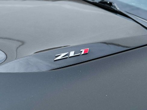 Used 2022 Chevrolet Camaro ZL1 RWD image 5