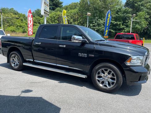 Used 2017 RAM 1500 Limited image 12