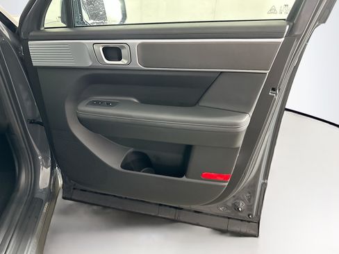 Used 2025 Hyundai Santa Fe SEL FWD image 33