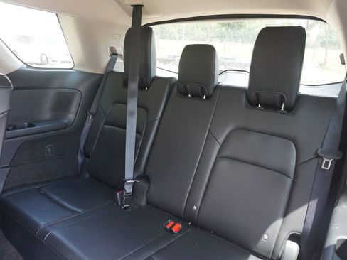 Used 2024 Nissan Pathfinder SL w/ SL Premium Package FWD image 17