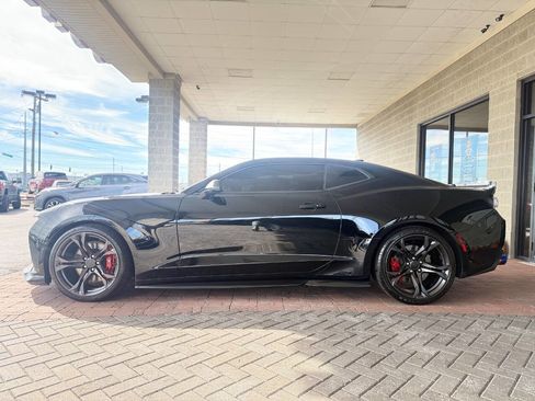 Used 2018 Chevrolet Camaro SS image 6