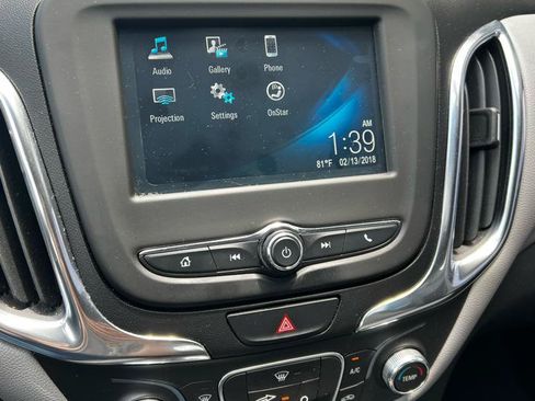 Used 2018 Chevrolet Equinox LS FWD image 12