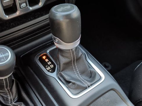Used 2021 Jeep Wrangler Unlimited Sahara AWD/4WD image 24