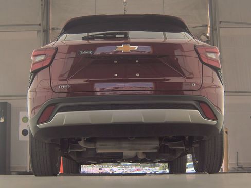 Used 2024 Chevrolet Trax LT w/ Driver Confidence Package image 2