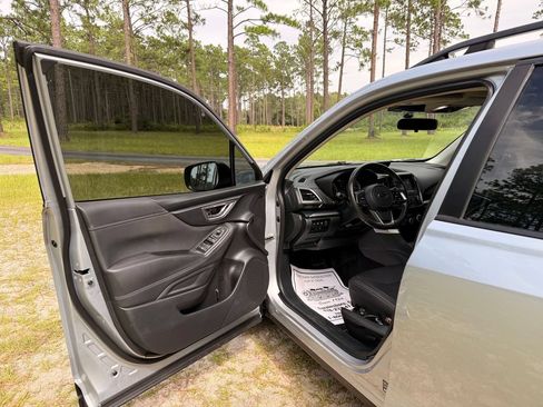 Used 2022 Subaru Forester Premium AWD/4WD image 11