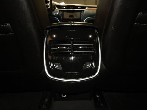 Used 2018 Cadillac XTS Luxury image 30