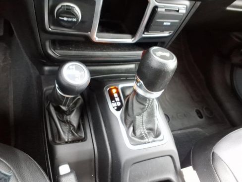 Used 2024 Jeep Wrangler Sport image 22