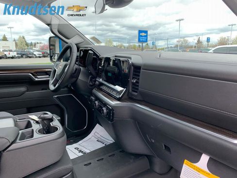 New 2026 Chevrolet Silverado 3500 LT AWD/4WD image 14