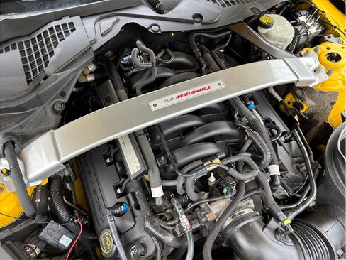 Used 2017 Ford Mustang Shelby GT350 w/ Electronics Package RWD image 41
