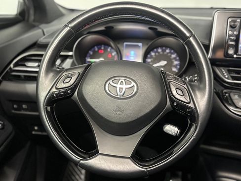 Used 2018 Toyota C-HR XLE image 13