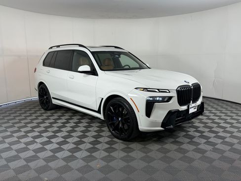 Used 2025 BMW X7 xDrive40i w/ Executive Package AWD/4WD image 7