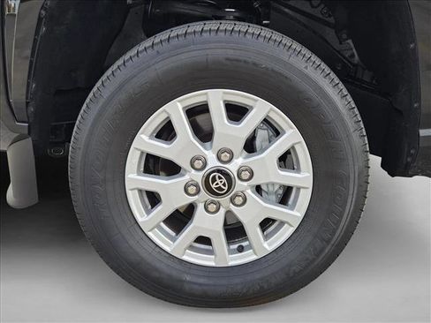 Certified 2025 Toyota Tacoma SR5 image 22