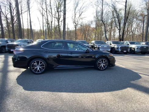 Used 2024 Toyota Camry SE image 17