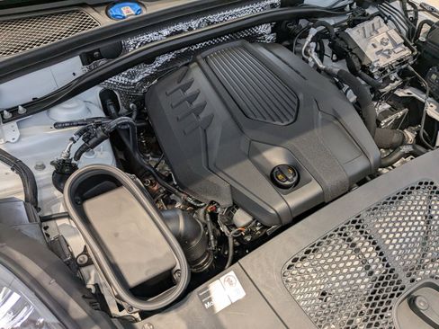 Certified 2025 Porsche Macan image 28