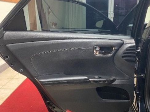 Used 2016 Toyota Avalon Limited image 10