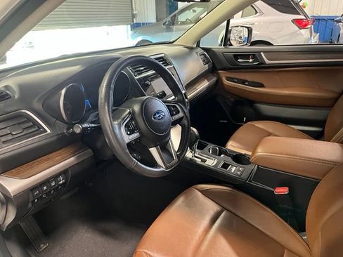 Used 2017 Subaru Outback 2.5i Touring AWD/4WD image 23