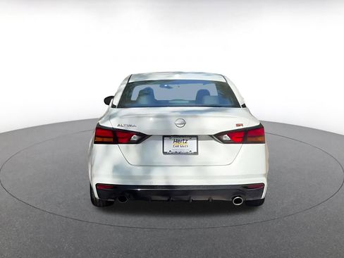 Used 2025 Nissan Altima 2.5 SR image 12