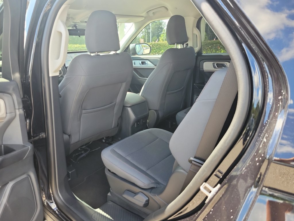 Used 2026 Ford Explorer Active RWD image 8