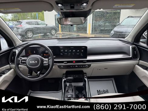 Certified 2024 Kia Sorento S w/ Panoramic Sunroof Package FWD image 21