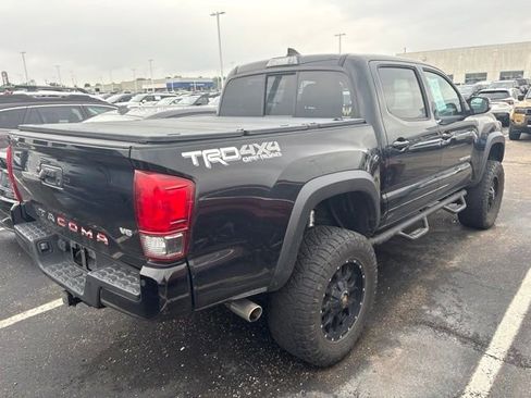 Used 2016 Toyota Tacoma TRD Off-Road w/ Premium & Technology Package AWD/4WD image 6