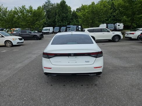 Used 2023 Honda Accord Touring image 6