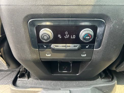 Used 2022 Chevrolet Tahoe RST w/ Luxury Package AWD/4WD image 17