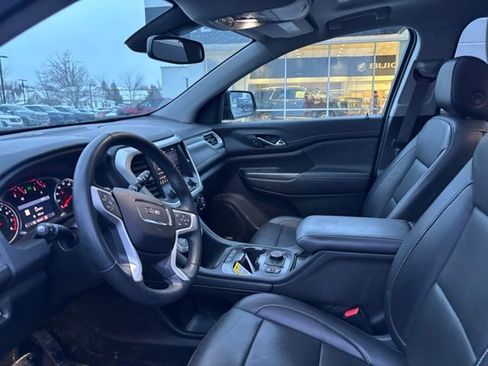 Used 2023 GMC Acadia SLT w/ Elevation Edition image 10