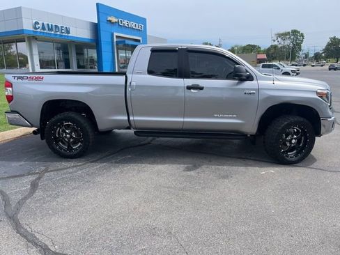 Used 2018 Toyota Tundra SR5 w/ TRD Off Road Package AWD/4WD image 9