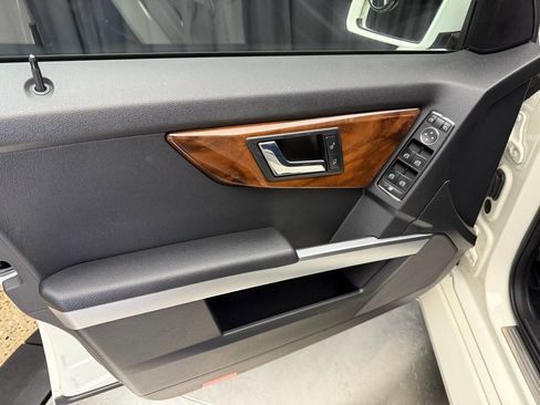 Used 2010 Mercedes-Benz GLK 350 4MATIC image 18