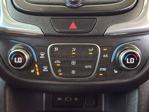 Used 2020 Chevrolet Equinox LT FWD image 26