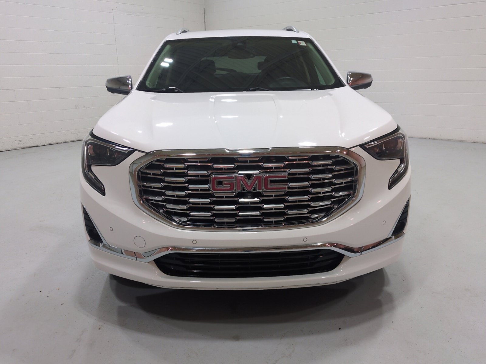 Used 2020 GMC Terrain Denali w/ Denali Premium Package AWD/4WD image 8