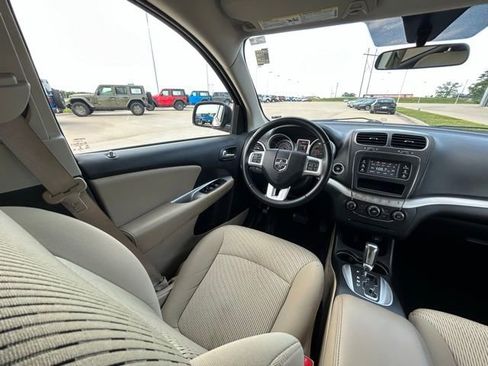 Used 2018 Dodge Journey SE w/ Connectivity Group FWD image 28