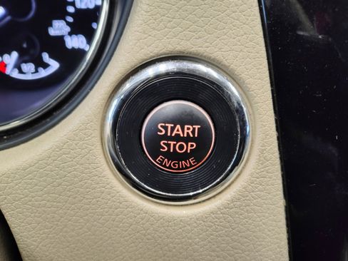 Used 2014 Nissan Rogue SV w/ SV Premium Package image 31