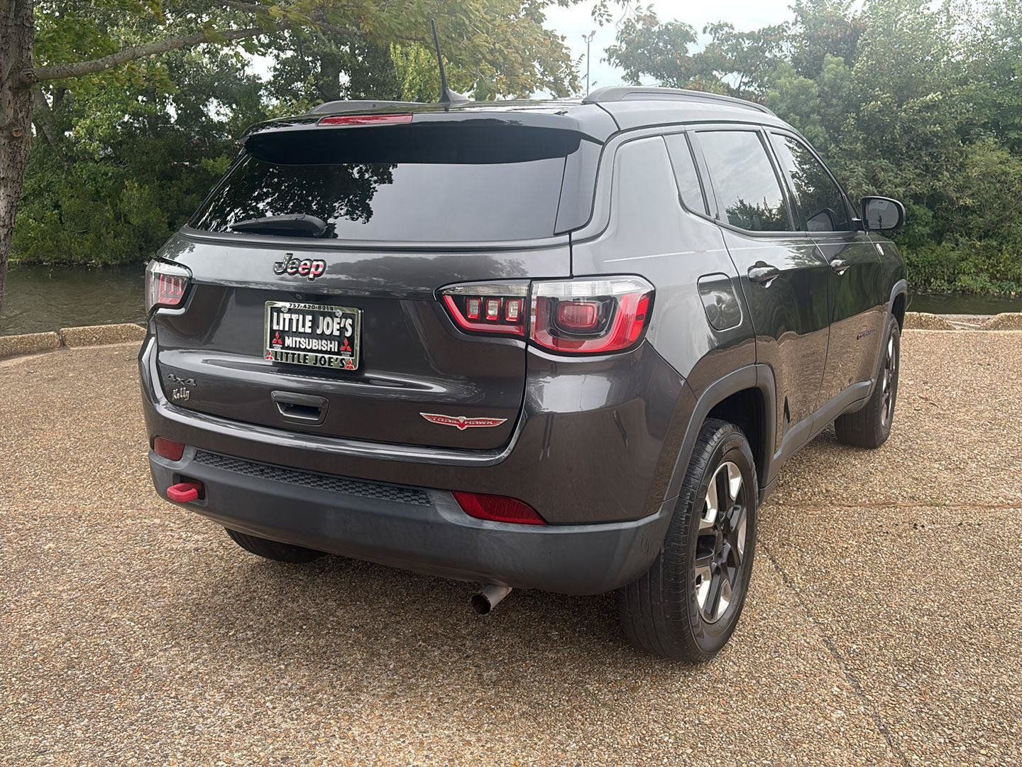Used 2017 Jeep Compass Trailhawk w/ Popular Equipment Group AWD/4WD image 4