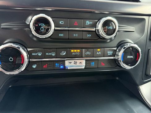 Used 2025 Ford F150 Lariat w/ Equipment Group 501A Mid image 38