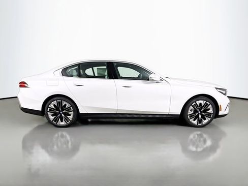 New 2026 BMW 530i xDrive w/ Premium Package image 8