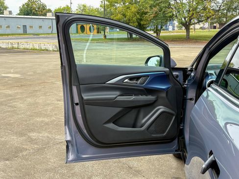Used 2024 Chevrolet Equinox EV LT FWD image 15