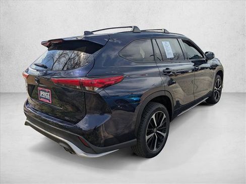 Used 2021 Toyota Highlander XSE AWD/4WD image 5